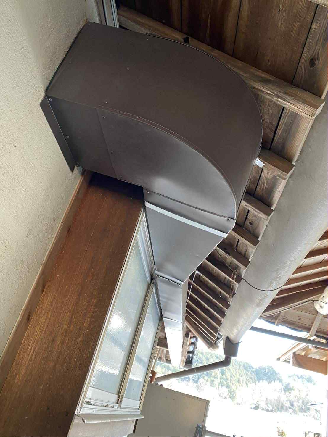 美作市 自宅用換気扇フード延長工事の画像